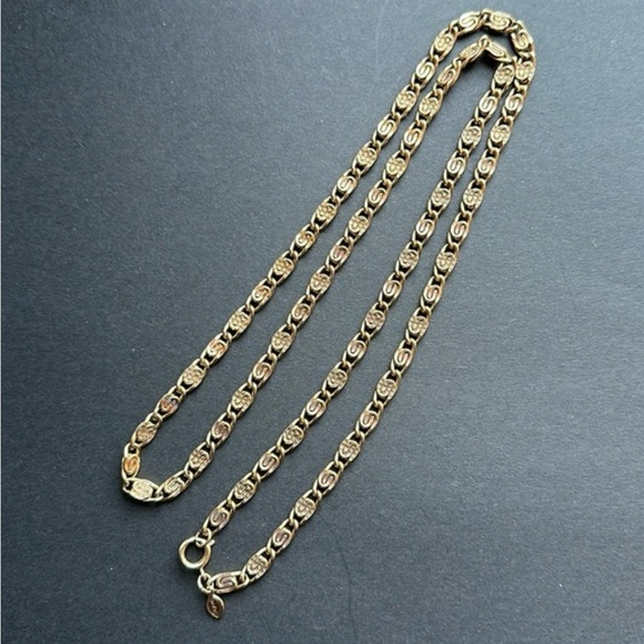 Vtg AVON Finishing Touch Long Gold Tone Necklace Snail Link Flat Chain 30”Opera - Picture 2 of 7